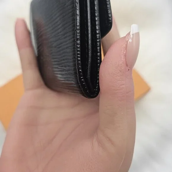 ❗SOLD❗Louis Vuitton Black Epi Compact Wallet - Picture 8 of 13